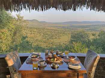 Klein's Camp: Gedeckter Tisch