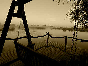 Lagoon Camp: Nebelschwaden über der Lagune Lagoon Camp: Nebelschwaden über der Lagune