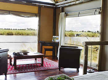 Lagoon Camp: Private Lounge vom Bett her Lagoon Camp: Private Lounge vom Bett her