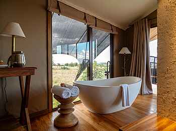 Warangi Ridge Lodge: Badewanne