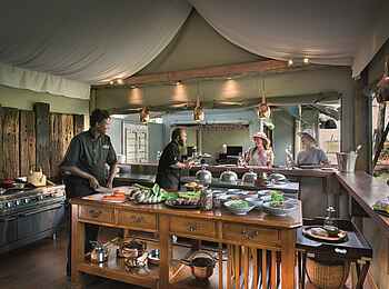 Duba Plains Camp: Küchenchef bei der Arbeit