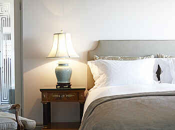 Ellerman House: Suite - Bett - Detail Ellerman House: Suite - Bett - Detail