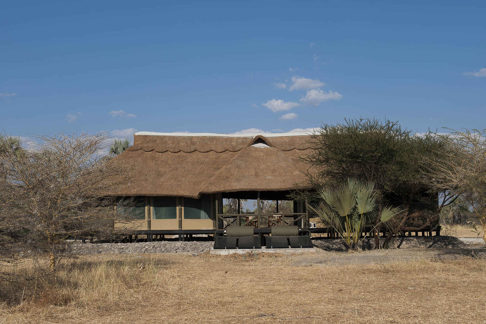 Serengeti TMC SSC Mobile camping, Lake Manyara, Maramboi Tented Camp, Tanganyika Wilderness, Hauptgebäude, Reetdach, afrikarma, Afrikarma Safaris, Afrikarma Safaris - Wildnis. Hautnah., afrikarma.de