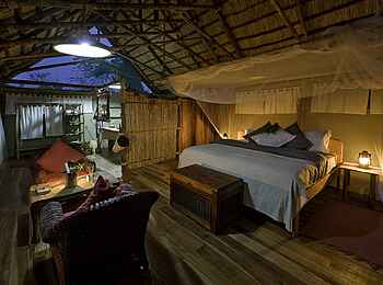 Mvuu Lodge: Gästezelt mit En-Suite-Bad Mvuu Lodge: Gästezelt mit En-Suite-Bad