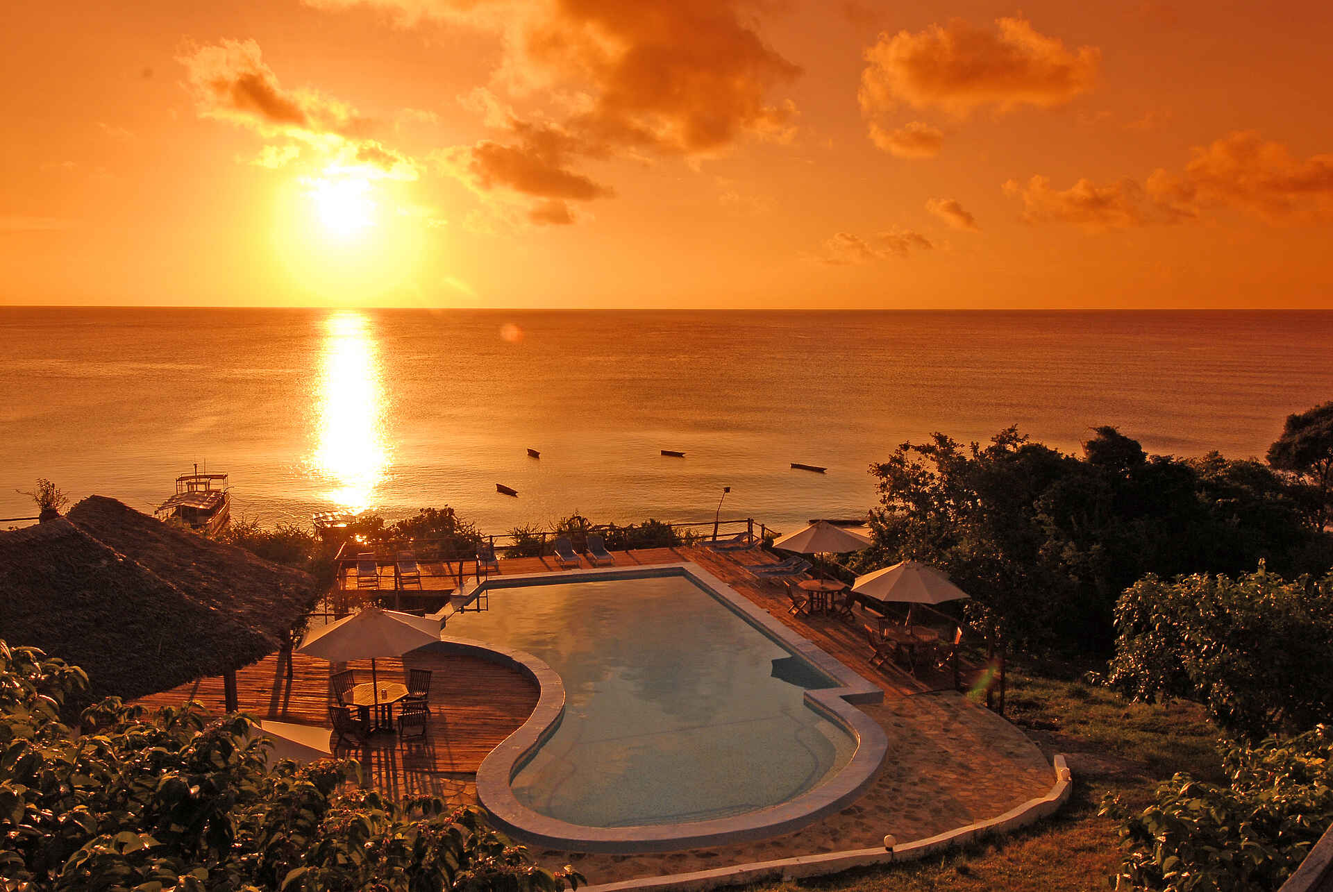 Kwanini, Pemba, Resort Investor AB, Tansania, The Manta Resort, Anlage, Himmel, Meer, Natur, Pool, Sonnenuntergang, Afrikarma, Afrikarma Safaris, Afrikarma Safaris - Wildnis. Hautnah., Afrikarma.de