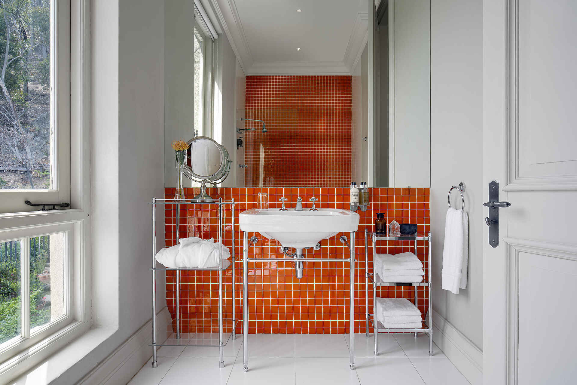 21 Nettleton Boutique Hotel: Lions Head Room Waschtisch