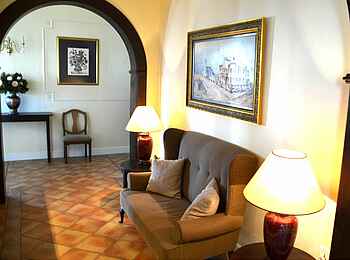 Hotel Eberwein: Sofa auf Flur Hotel Eberwein: Sofa auf Flur