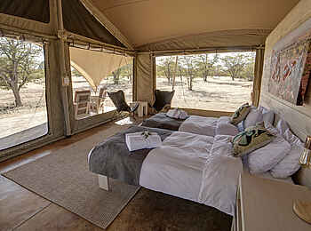 Malansrus Tented Camp: Bett in einem Zelt