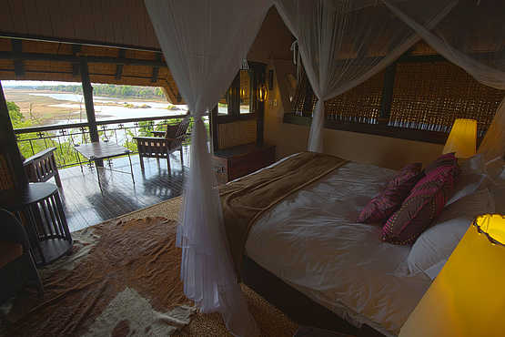 Chilo Gorge Safari Lodge: Blick aus einem Gästechalet Chilo Gorge Safari Lodge: Blick aus einem Gästechalet