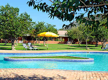Damara Mopane Lodge: Pool Damara Mopane Lodge: Pool