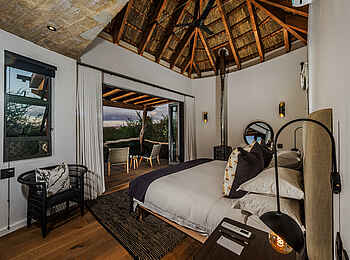 Madikwe Safari Lodge Kopano: Elela Villa Bett