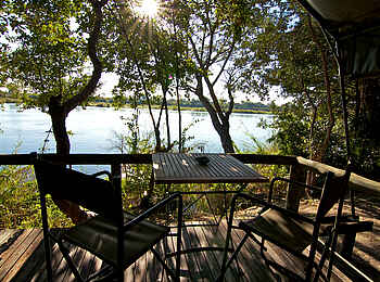 Ndhovu Safari Lodge: Blick vom privaten Deck Ndhovu Safari Lodge: Blick vom privaten Deck
