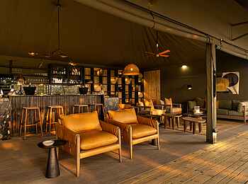 North Island Okavango Safari Camp: Die Bar 