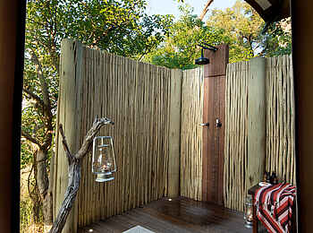 Nxabega Okavango Tented Camp: Guest Tent Dusche