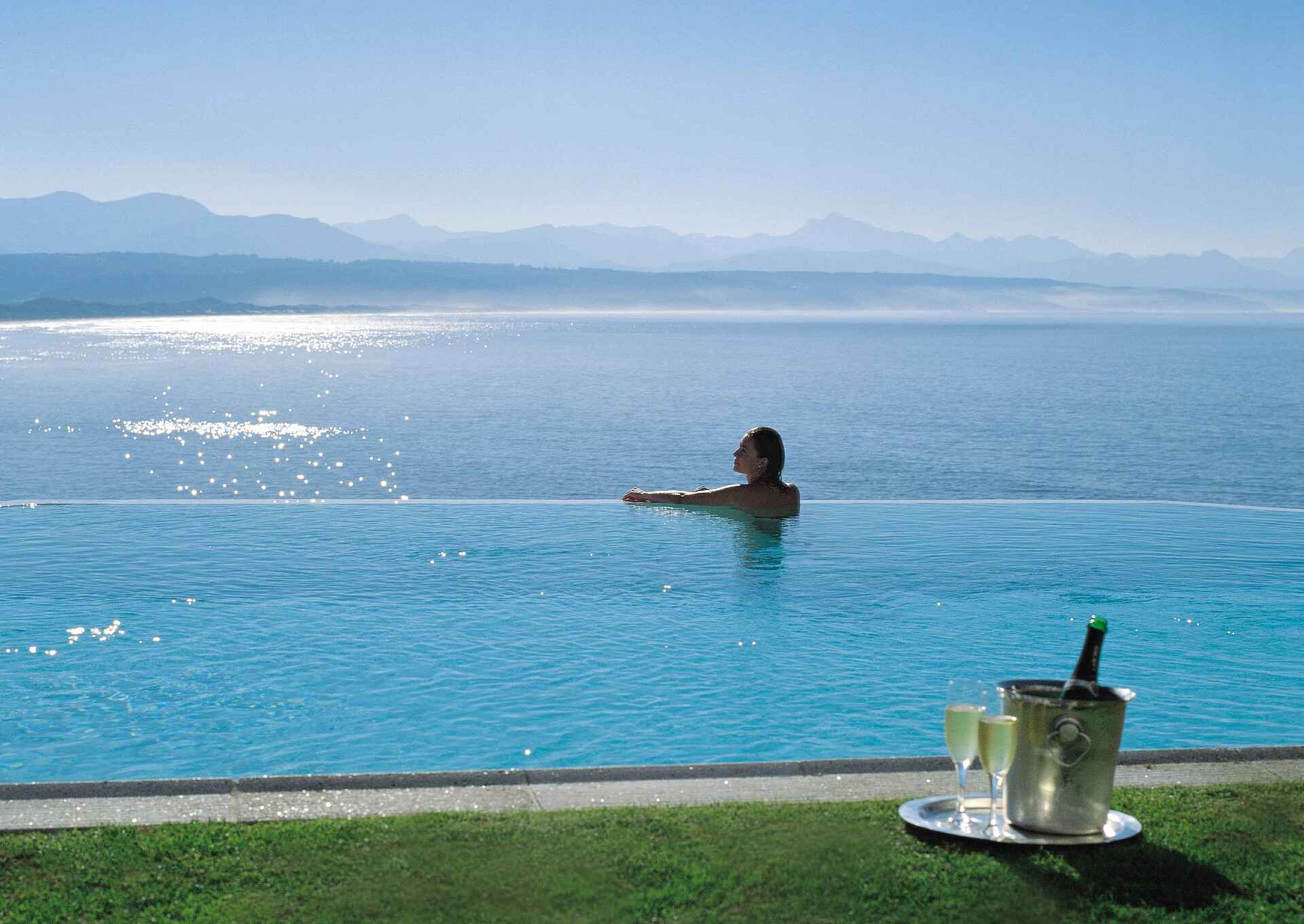 garden route, gardenroute, plettenberg bay, relais & chateaux, südafrika, the plettenberg, westkap, direkter meerblick, infinity swimmingpool, sekt, afrikarma, afrikarma safaris, afrikarma safaris - wildnis. hautnah., afrikarma.de