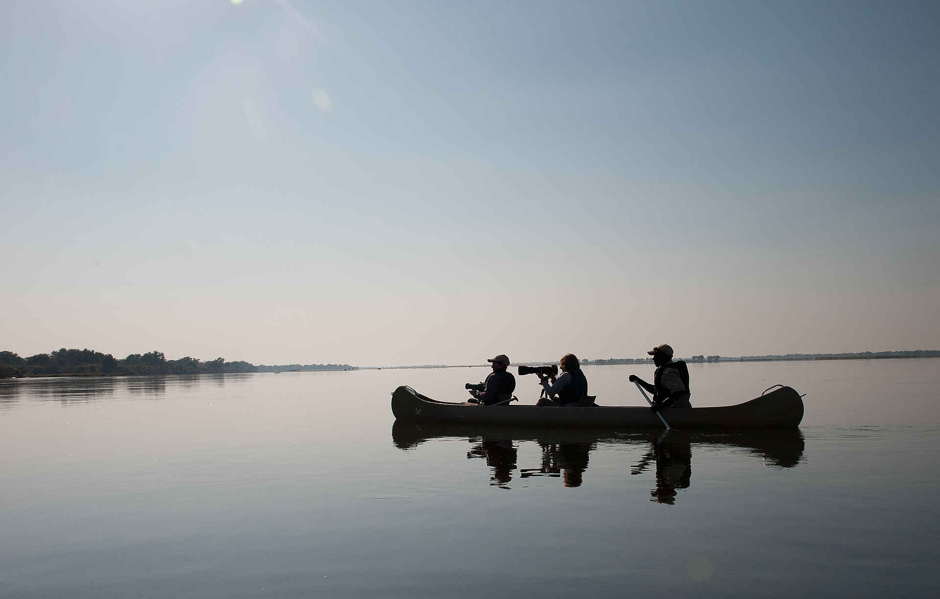 Baines River Camp: Stille Wasser Africa, Baines, Lower Zambezi National Park, Zambia, photo workshop, Baines River Camp, Luxury, Sambesi, Sambia, Zambezi, Aktivitäten, Kanufahrt, Photograph, Afrikarma, Afrikarma Safaris, Afrikarma Safaris. Wildnis. Hautnah., Afrikarma.de