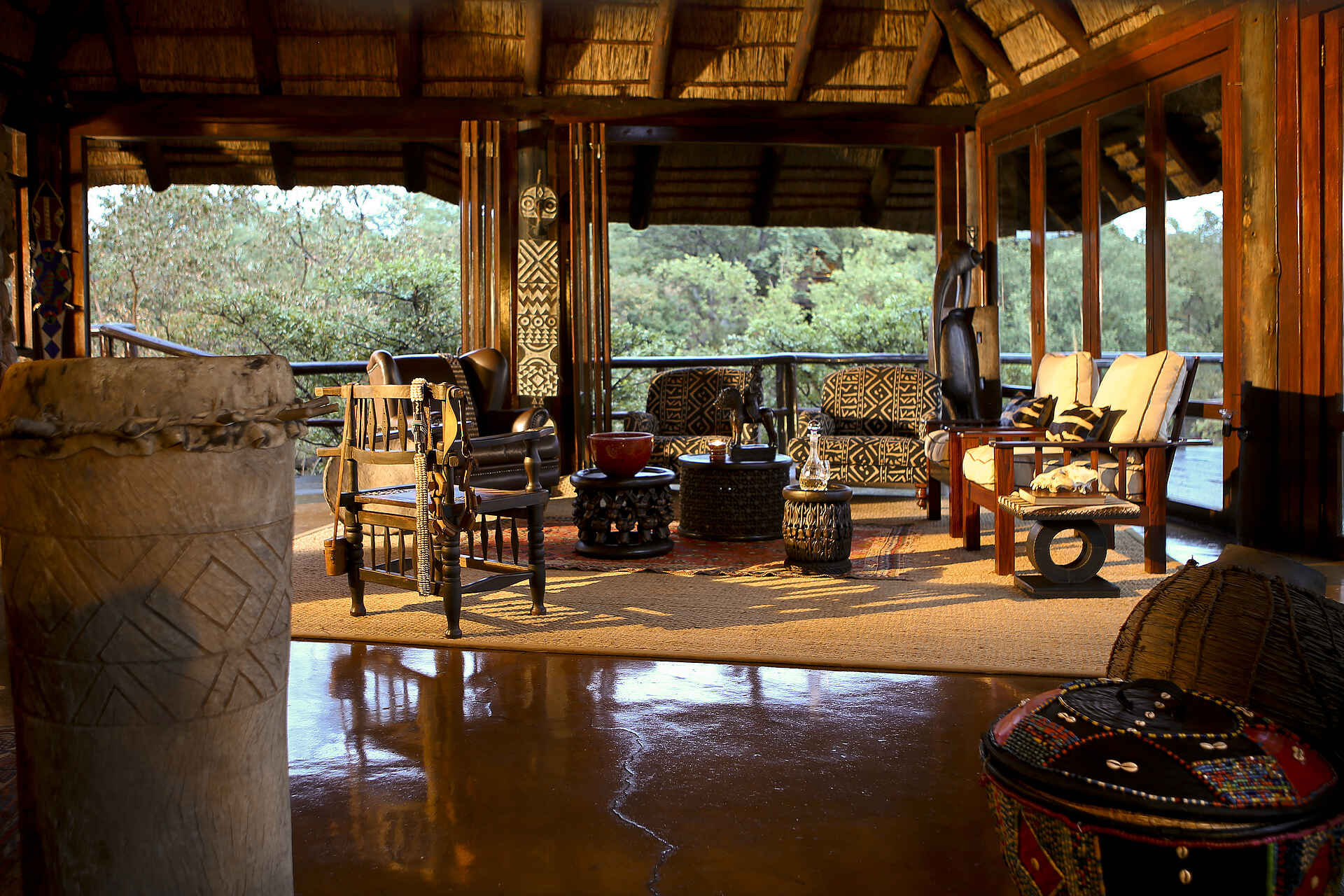 5 Sterne, Big Five, Lodge, Safari, Welgevonden, Welgevonden Game Reserve, zentrale Einrichtung, innenansicht, Lounge, Afrikarma, Afrikarma Safaris, Afrikarma Safaris - Wildnis. Hautnah., Afrikarma.de