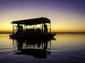 Duma Tau Camp: Auf dem Wasser Duma Tau Camp: Auf dem Wasser