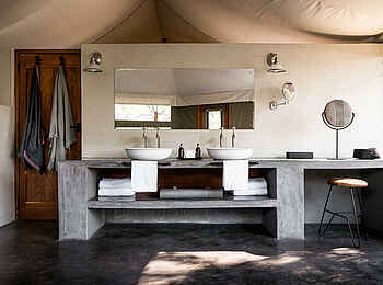 Sanguni Safari Lodge: Geräumiges Badezimmer