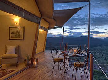 Saruni Samburu: Privatdeck am Abend