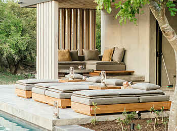 Cheetah Plains Mapogo House: Pool mit Blick auf die Outdoor Lounge Cheetah Plains Mapogo House: Pool mit Blick auf die Outdoor Lounge