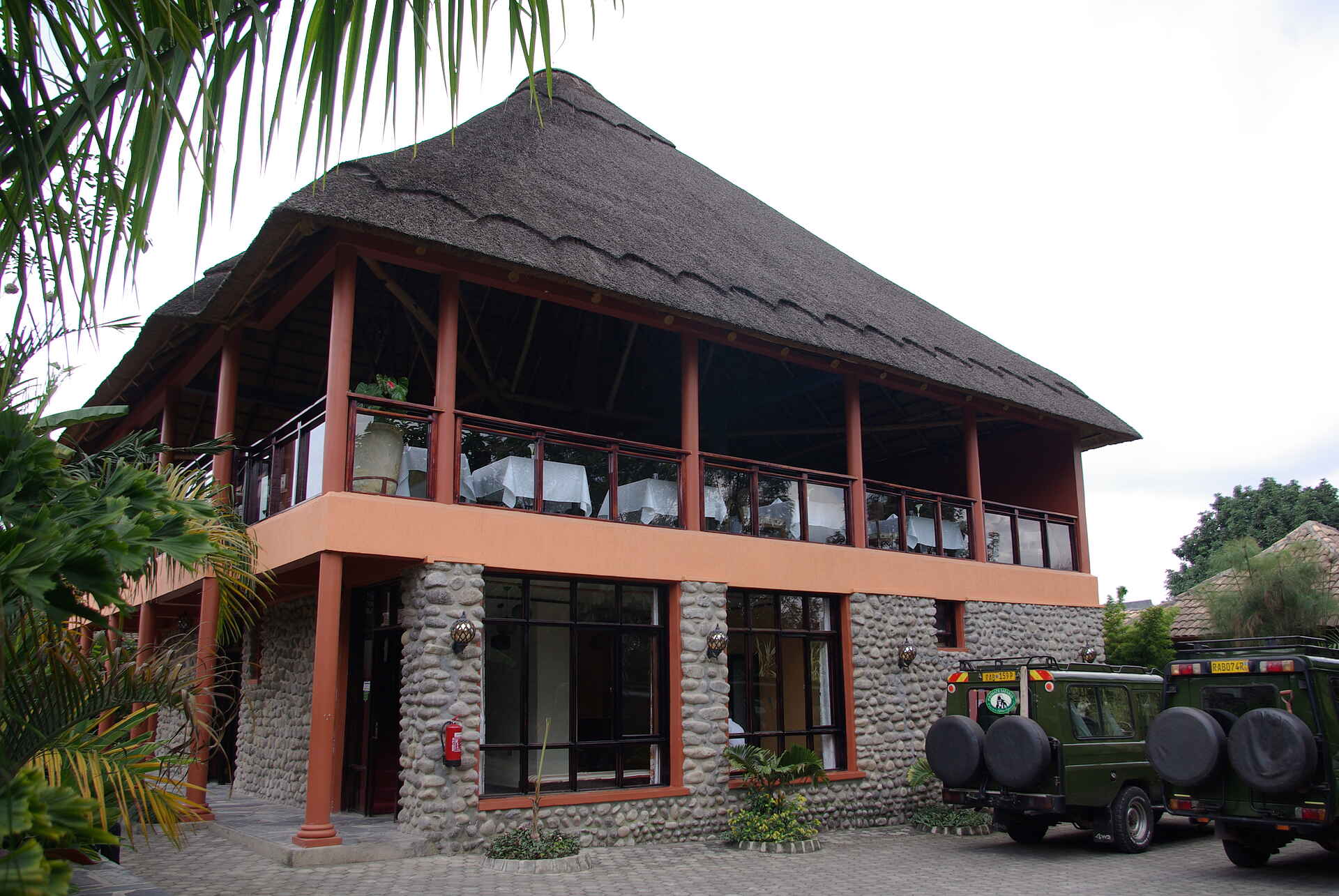 Five Volcanoes Boutique Hotel, Gorilla Tracking, Volcanoes National Park, Hauptgebäude, Restaurant, Afrikarma, Afrikarma Safaris, Afrikarma Safaris. Wildnis. Hautnah., Afrikarma.de