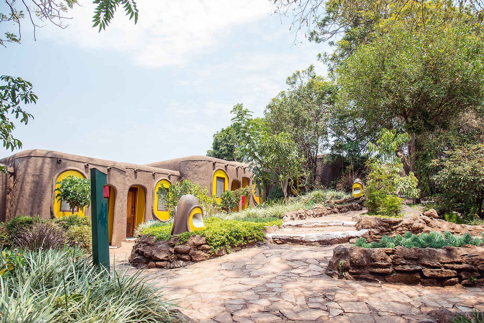 Mara Serena Safari Lodge: Der Weg zu den Gästeunterkünften Mara Serena Safari Lodge: Der Weg zu den Gästeunterkünften