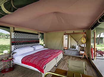 Angama Safari Camp: Gästezelt Blick hinein Angama Safari Camp: Gästezelt Blick hinein