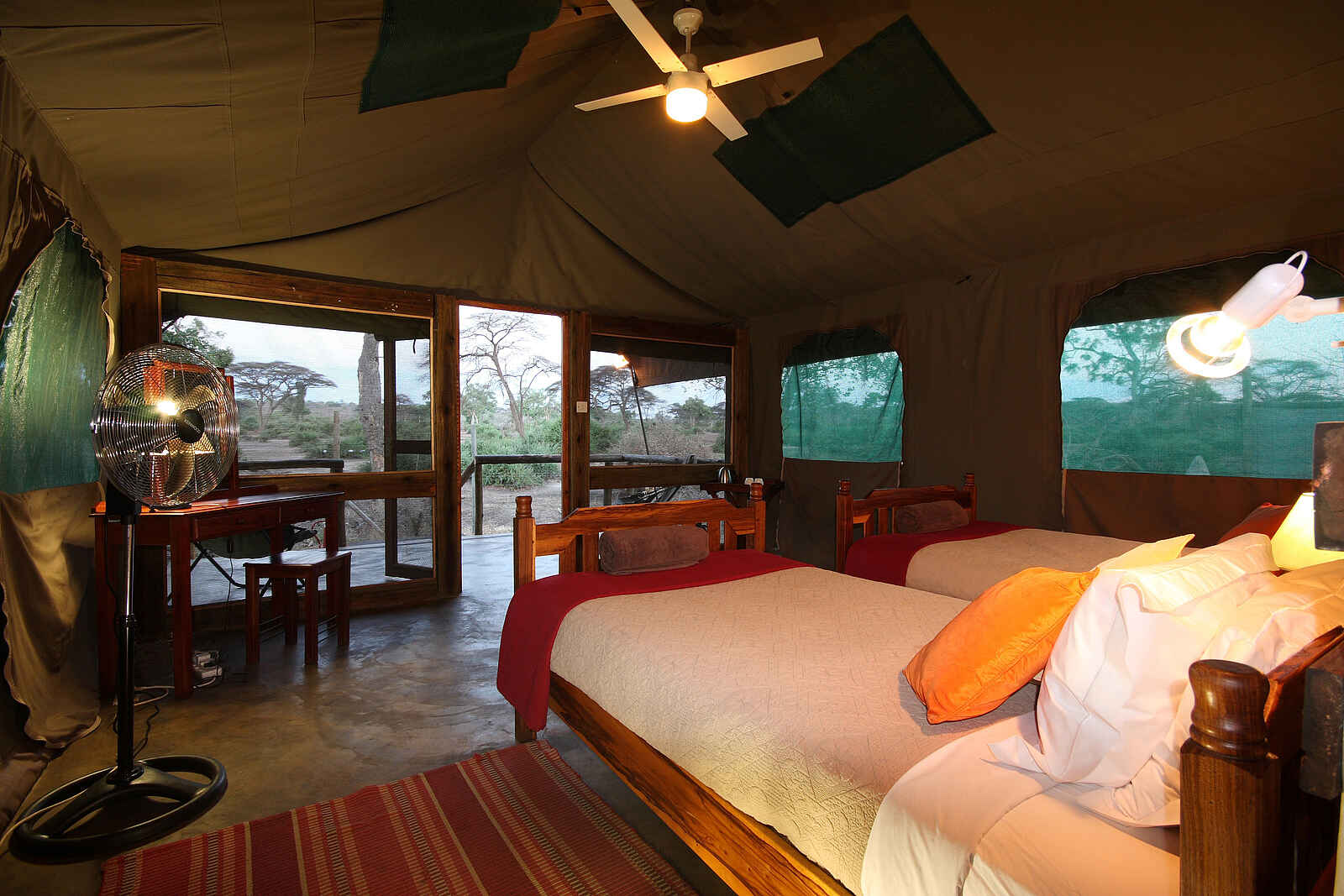 Elephant Valley Lodge: Zeltinterieur Elephant Valley Lodge: Zeltinterieur