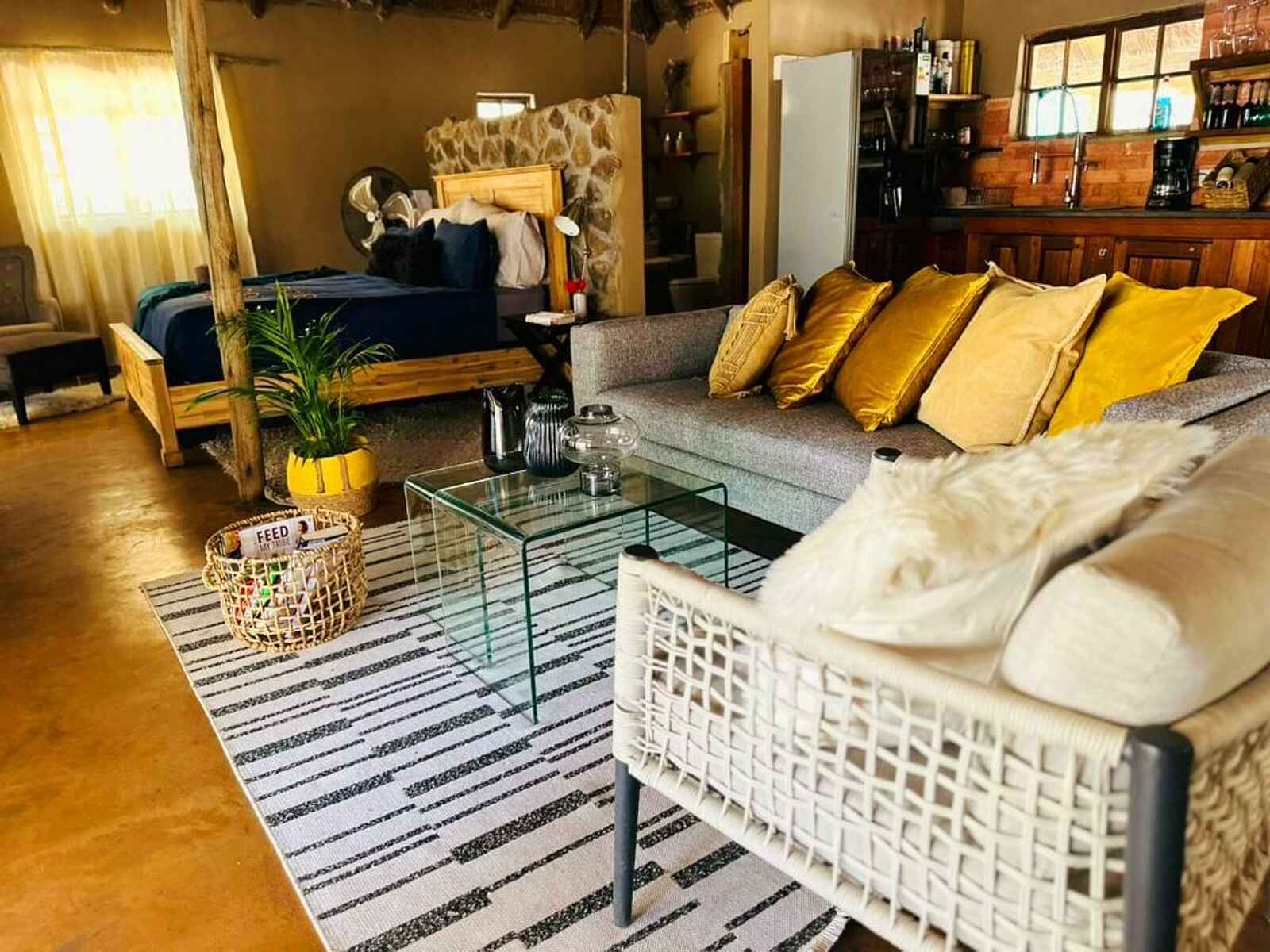 Khwai Expeditions Camp: Sitzecke im Familien Cottage Khwai Expeditions Camp: Sitzecke im Familien Cottage