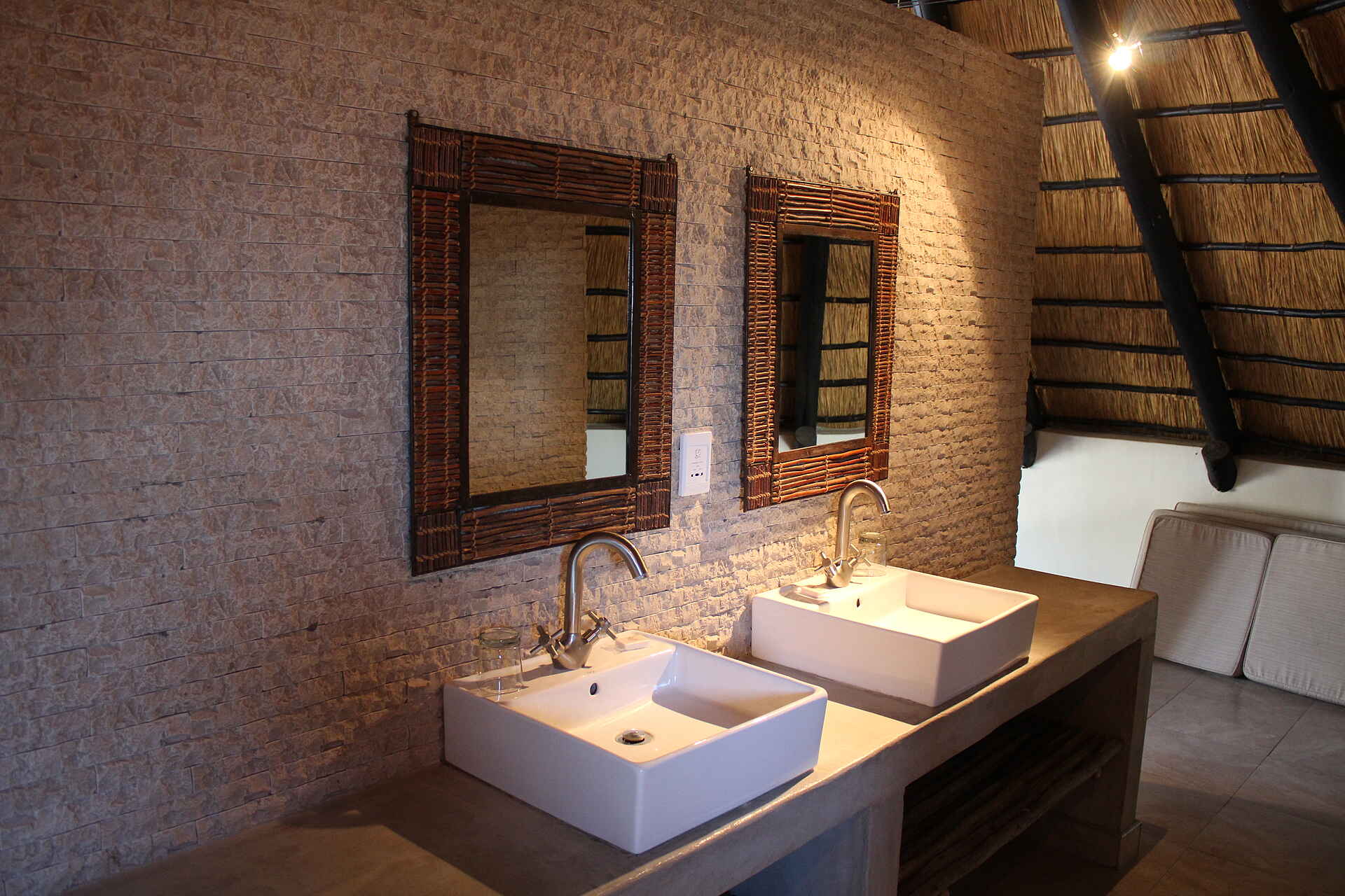 Etosha, Etosha National Park, Etoshapfanne, Okaukuejo, Salzpfanne, Waschbecken, afrikarma, afrikarma Safaris, afrikarma.de