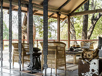 Sanguni Safari Lodge: Die Lounge