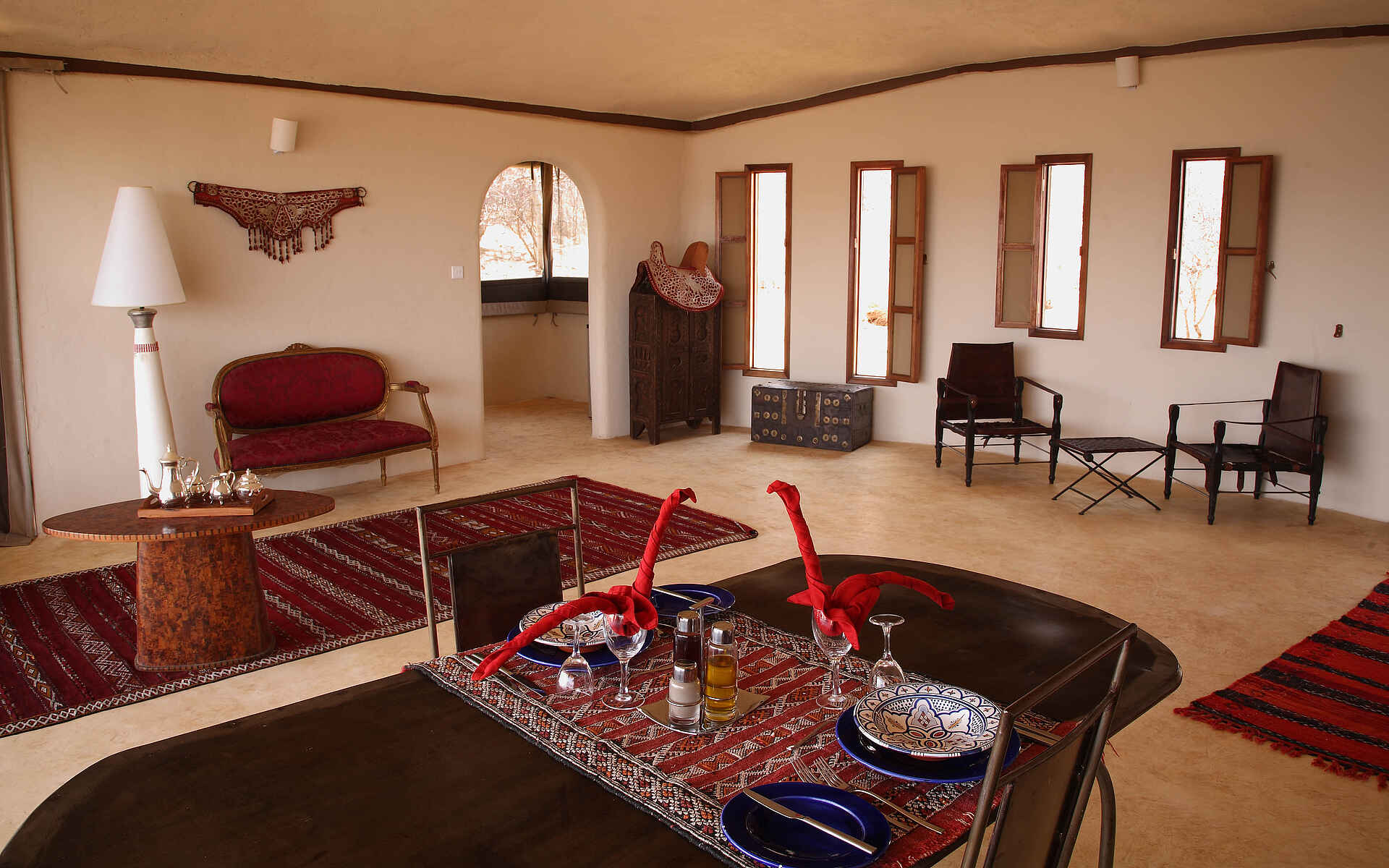 5 sterne, auszeichnung, award, birding, elefant, familie, gerenuk, giraffe, giraffengazelle, grevyzebra, kalama, kalama airstrip, kalama conservancy, kalama-schutzgebiet, kenia, kenya, kinder, kultur, leopard, lion watch programme, löwe, luxuriös, luxus, masai mara, nachhaltigkeit, nachtpirschfahrten, netzgiraffe, nordkenia, north kenya, northern kenya, oryx, oryx airstrip, ostafrikanische oryx, privat, private reserve, privatreservat, riccardo orizo, safari, samburu, samburu 5, samburu five, samburu national park, samburu-gebiet, samburu-land, samburu-nationalpark, saruni, saruni samburu, saruni samburu camp, saruni samburu lodge, selbstfahrer, somalistrauss, spa, strauss, vollpension, zebra, einrichtung, gästeunterkunft, guest building, guest facilities, interieur, living area, lounge, unterkunft, villa, wohnzimmer