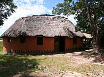 Wasa Lodge: Hauptgebäude von hinten
