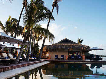 Anantara Bazaruto Island Resort and Spa: Liegestühle am Clube Naval