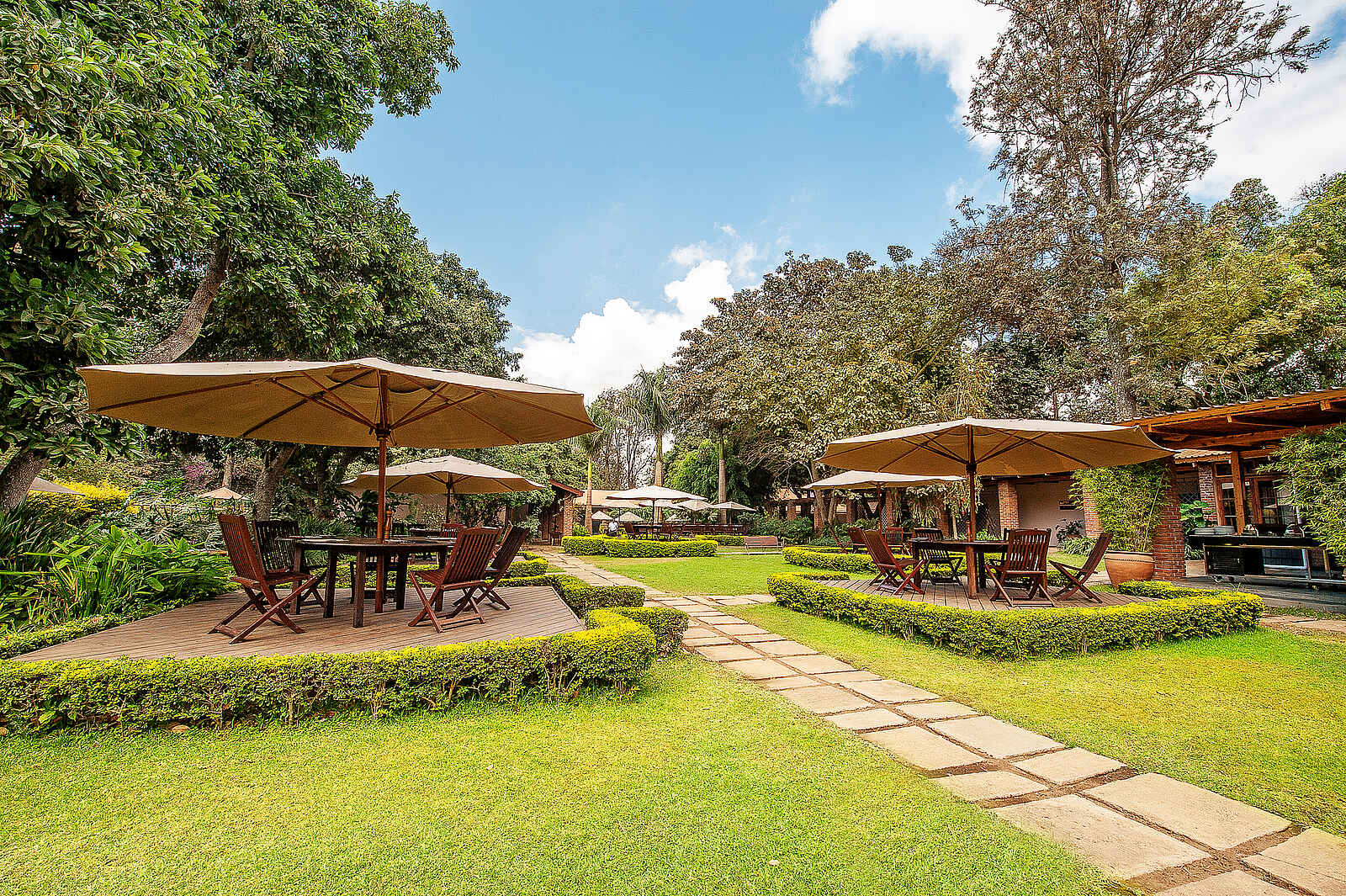 Arusha Coffee Lodge: Die Gartenanlage Arusha Coffee Lodge: Die Gartenanlage
