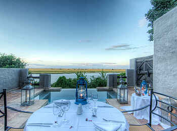 Chobe Game Lodge: Family Suite Terrasse