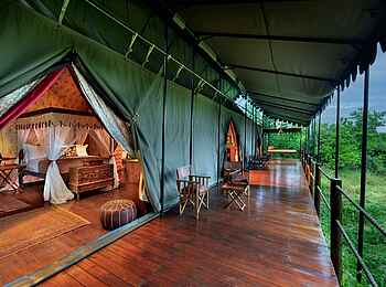 Duke´s Camp: Terrasse Familienzelt