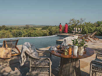 Entim Private Wing Camp: Am Pool Entim Private Wing Camp: Am Pool