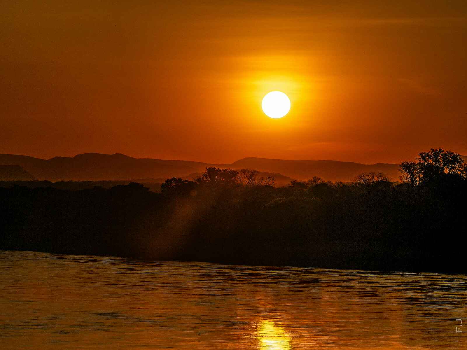 Kiambi Camp: Abendsonne Kiambi Camp: Abendsonne