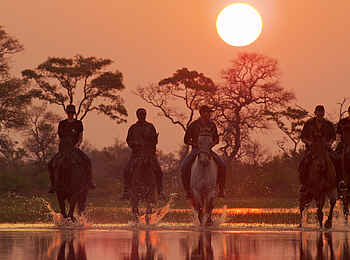 Kujwana Camp: Ausritt in der Morgenröte