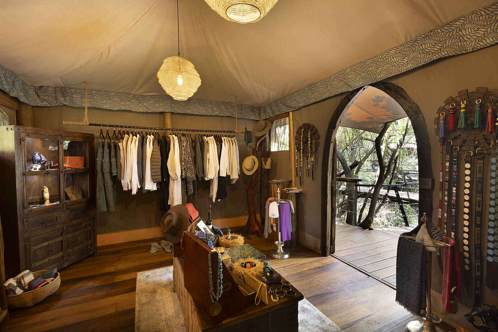 Mara Toto Tree Camp: Boutique für Kleidung und Souvenirs Mara Toto Tree Camp: Boutique für Kleidung und Souvenirs