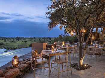 Singita Sasakwa: Restaurant Terrasse
