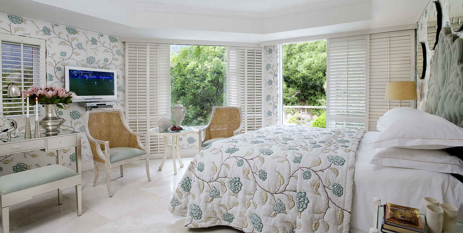 The Twelve Apostles Hotel: Luxury Room The Twelve Apostles Hotel: Luxury Room