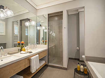 AtholPlace Hotel & Villa: Das Bad im Deluxe Zimmer AtholPlace Hotel & Villa: Das Bad im Deluxe Zimmer