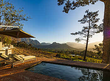 La Petite Ferme Boutique Hotel: Sonnenuntergang am Pool