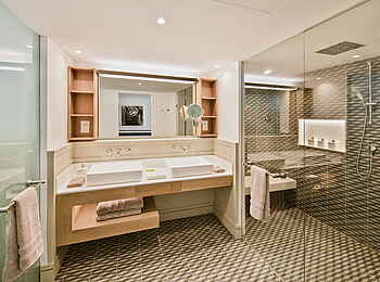 LUX Grand Gaube: Superior Room Bad LUX Grand Gaube: Superior Room Bad