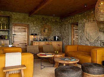 The Retreats at Namiri Plains Camp: In der Lounge The Retreats at Namiri Plains Camp: In der Lounge