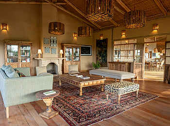 Volcanoes Kibale Lodge: Die Bibliothek