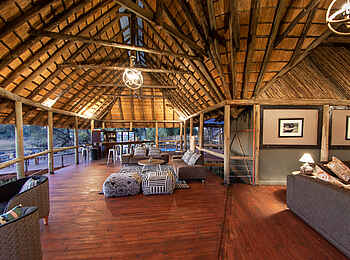 Mma Dinare Camp: Offene Lounge Mma Dinare Camp: Offene Lounge